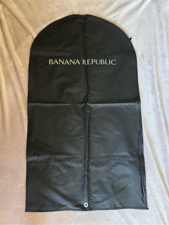 Banana Republic Handbags - Banana Republic Black Travel/Storage Garment Bag with Logo Zip Pull